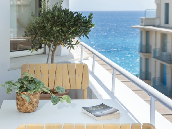 Terrace sea view top floor Nice promenade